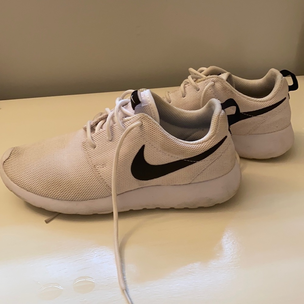 Nike roshes